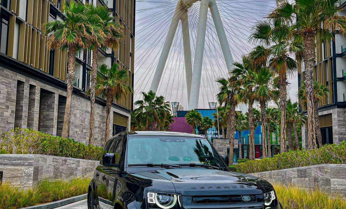 Land Rover Defender 2024