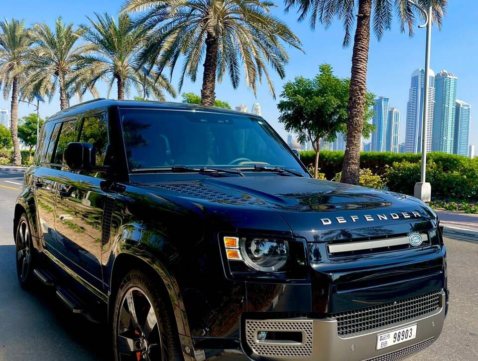 Land Rover Defender 2025