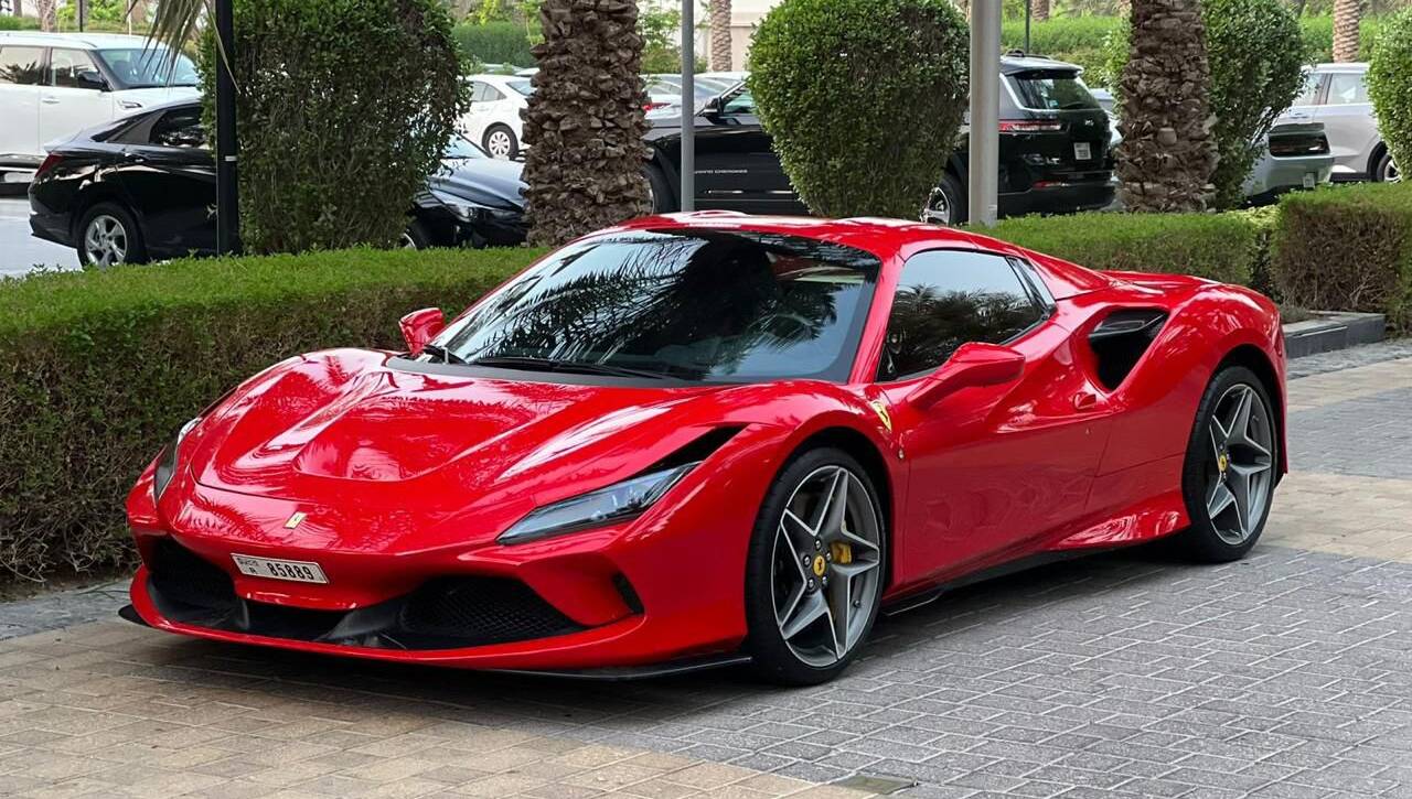 Ferrari F8 2024